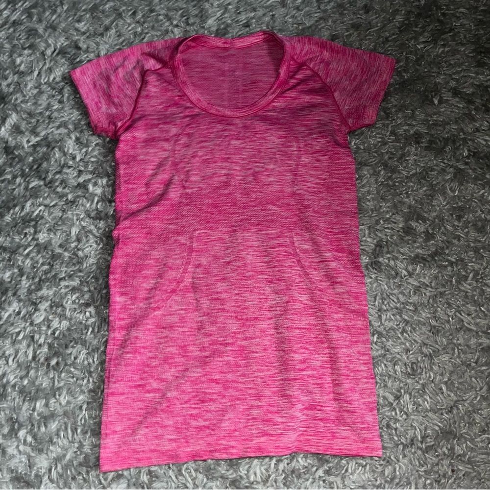 Lululemon pink swiftly tech short sleeve size 6
